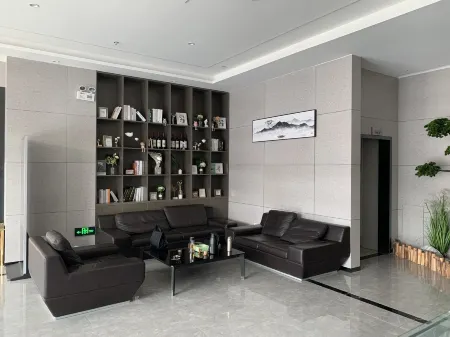 Huaman Business E-sports Hotel (Feidong Longtang Expressway Water Conservancy Hydropower College) Отели в г. Фэйдун