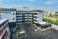 Youcheng Hotel (Zhongxingcheng Wetland Park Branch) - parking