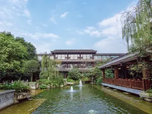 Caston Huanglong Hotel