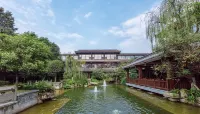 Caston Huanglong Hotel Hotels near Huanglongxi Town