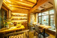 Jiurushan Cat's Nest B & B