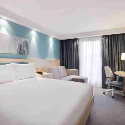 Hampton by Hilton Bristol Airport Rooms