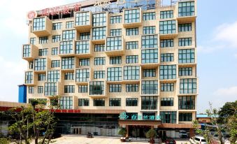 Magnotel Hotel (Zaozhuang West Station Tianshan Road)