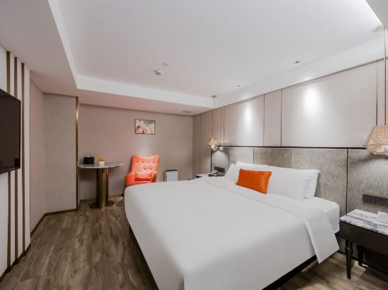 Yitel Premium (Shanghai people's Square Nanjing Road Pedestrian Street)