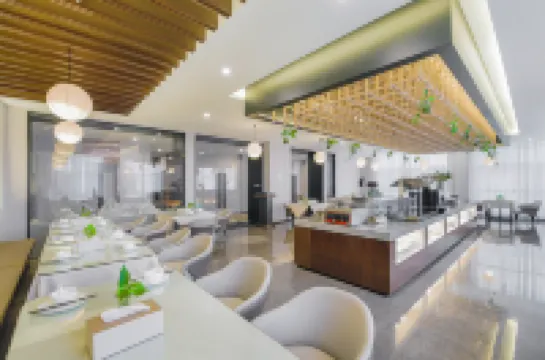 Metropolis Hotel (Ma'an Shandong Station  Anhui Industry university Branch)