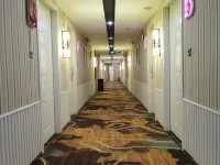 新鄭瀾海テーマホテル（鄭州經貿学園高坡巖） 河南省検察職業学院周辺のホテル