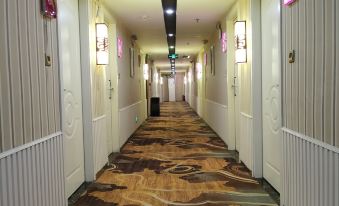 Xinzheng Lanhai Theme Hotel (Zhengzhou Economic and Trade College Gaopoyan Branch)