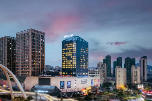 Wenzhou South Station Maison New Century Hotel
