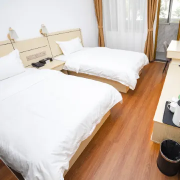 Light Courtyard Apartment (Guangzhou International Textile City Sun Yat-sen University Branch) Отели рядом с достопримечательностью «Zhongda Wufeng Commercial City»