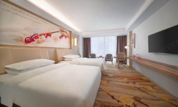 Vienna International Hotel (Korla Swan River)