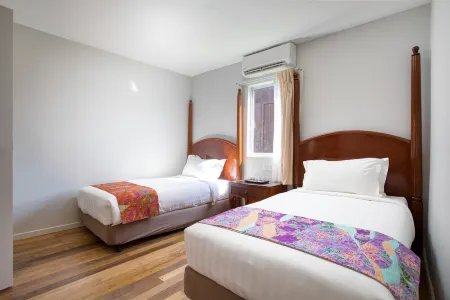 Adena Beach Resort Отели рядом с достопримечательностью «Teluk Cempedak»