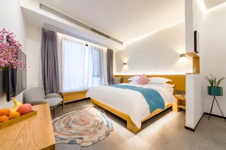 Floral Lux Hotel·Beizheng Hotel (Tianmenshan National Forest Park Store) Отели рядом со станцией Zhangjiajie West Station