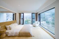 Yaojia｜Township see cloud bamboo Valley river hot spring guest house - อ่างจากุชชี่