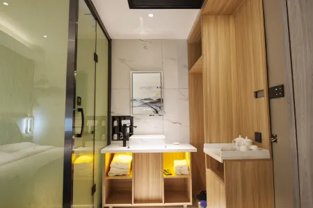 Home Inn Huaying Hotel (Yingxian Muta Shop) Отели рядом с достопримечательностью «Yingxian Wooden Pagoda»