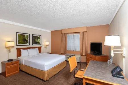 La Quinta Inn & Suites by Wyndham Las Vegas Airport N Conv.