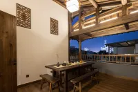 Floral Hotel· Wuyuan Huiyuge Hotel (Wuyuan High-speed Railway Station Shop)