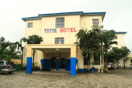 Titie Hotel Отели рядом с достопримечательностью «Ejimax Store»