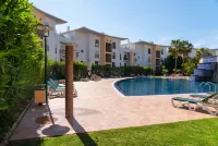 BnB Homes Ocean View Apartment with relax Terrace, 2 Swimming pools & Tennis court - สระว่ายน้ำแบบอินฟินิตี้