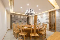 Floral Hotel·Huangshan Xiuning Pusu Weilan Hotel Hotels in Xiuning