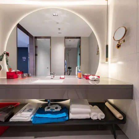 Jiugetangli Hotel(Jinan Daming Lake Quancheng Square Store)
