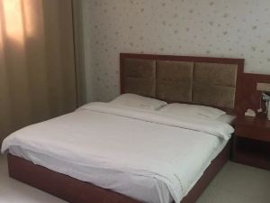 Taoyuan Business Hotel