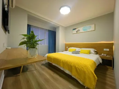 Yuexiang Hotel (Dalian Railway Station) Hotels in Dalian Western Suburb National Forest Park