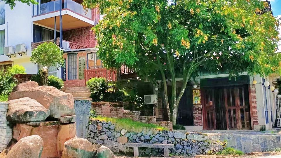 Riverside Retreat Hotel
