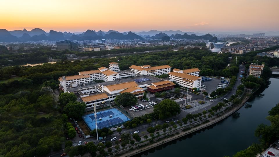 Grand Link Hotel