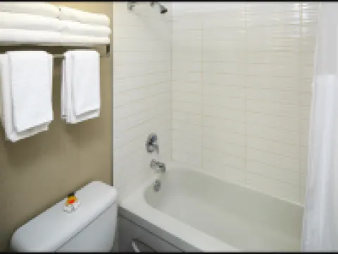 アクセント インズ バーナビー バーナビーのホテル