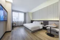 HanTing Hotel (Shanghai Xinzhuang Industrial Park) Hotels near Deqiu Lixianggu Cultural and Creative Park