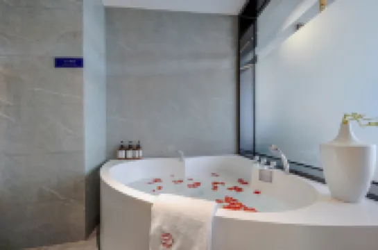 Qujing Qihui Intelligent Hotel (Qiqu Dreams Great World Branch)