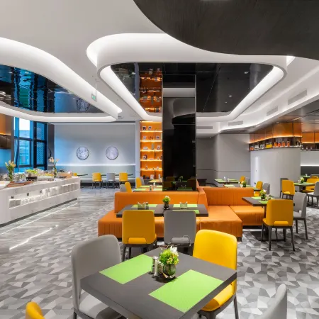 Hampton by Hilton Beijing Bird’s Nest Отели рядом с достопримечательностью «Станция метро Wangjing»
