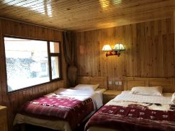 Songpan Linyun Mountain Residence