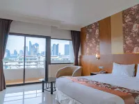 Forum Park Hotel Hotels near Yan Nawa