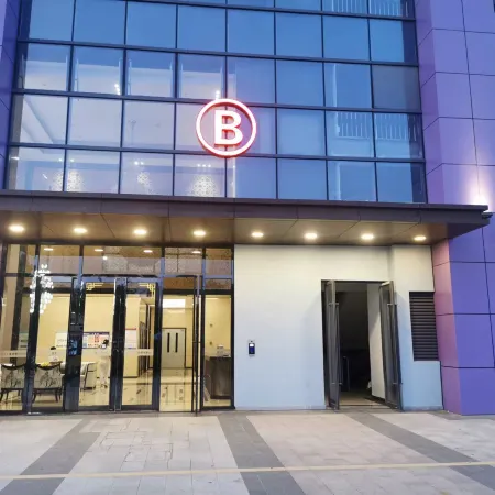 Xiongda Boutique Apartment (Fuyang Wanda Plaza)