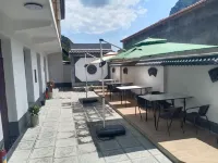 Huguan Chenyanjushe Homestay