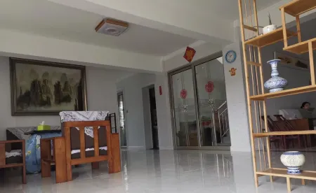 Zhangjiajie Jun'ai Chinese Inn Отели рядом с достопримечательностью «Tianmen Mountain National Forest Park»