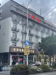 Yong Tai Busines Hotel Hotels near Kanmen Housha