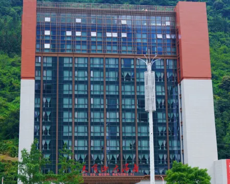 Baoxing Jiajinshan Hotel Hotel a Baoxing