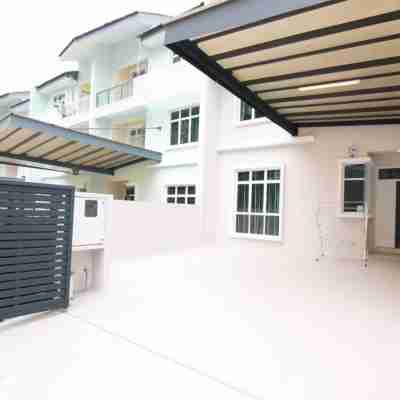 Shamrock Beach Villa Penang No9 SEAVIEW Sleeps 24 Hotel Exterior