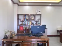 Mountain and sea dwelling Hotels near Lijiang Lashihai Plateau Wetland Provincial Nature Reserve Management Bureau