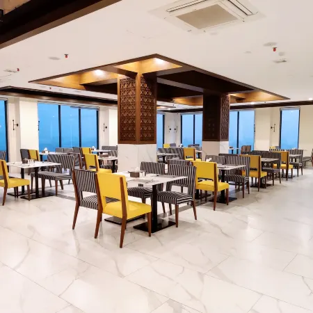 Holiday Pier Hotel