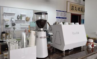 WWR hostel & cafe (old town branch)