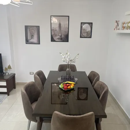 Oasis chinese guesthouse Отели рядом с достопримечательностью «Дворец барона Эмпейна»