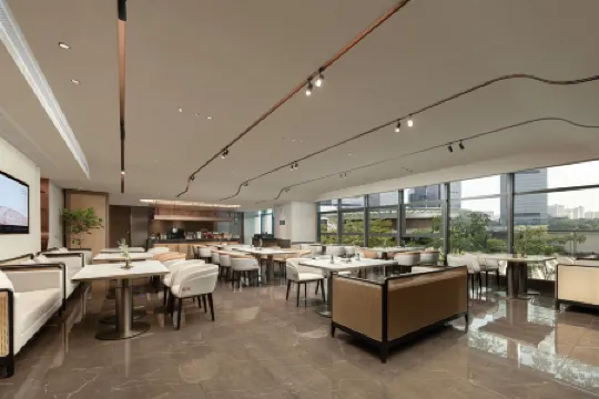 Atour Hotel Guangzhou Panyu Chimelong South Village Wanbo Metro Station Отели рядом с достопримечательностью «Chimelong Paradise»