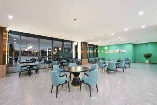 Hunchun Tiger and Leopard Business Hotel Отели рядом с достопримечательностью «Yanbian University(Hunchun Campus)»