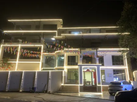 Dongyuan Banshanju Homestay Отели в г. Дунюань