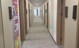 Zsmart Hotel (Shanghai North Bund Red House Hospital Branch)