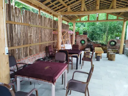 Wenchuan Yunyue Homestay Отели рядом с достопримечательностью «Renji Ximu Valley»