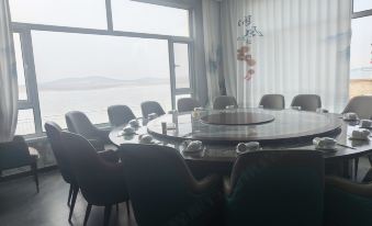 Guyuan Hongfeng Lakeside Manor Homestay